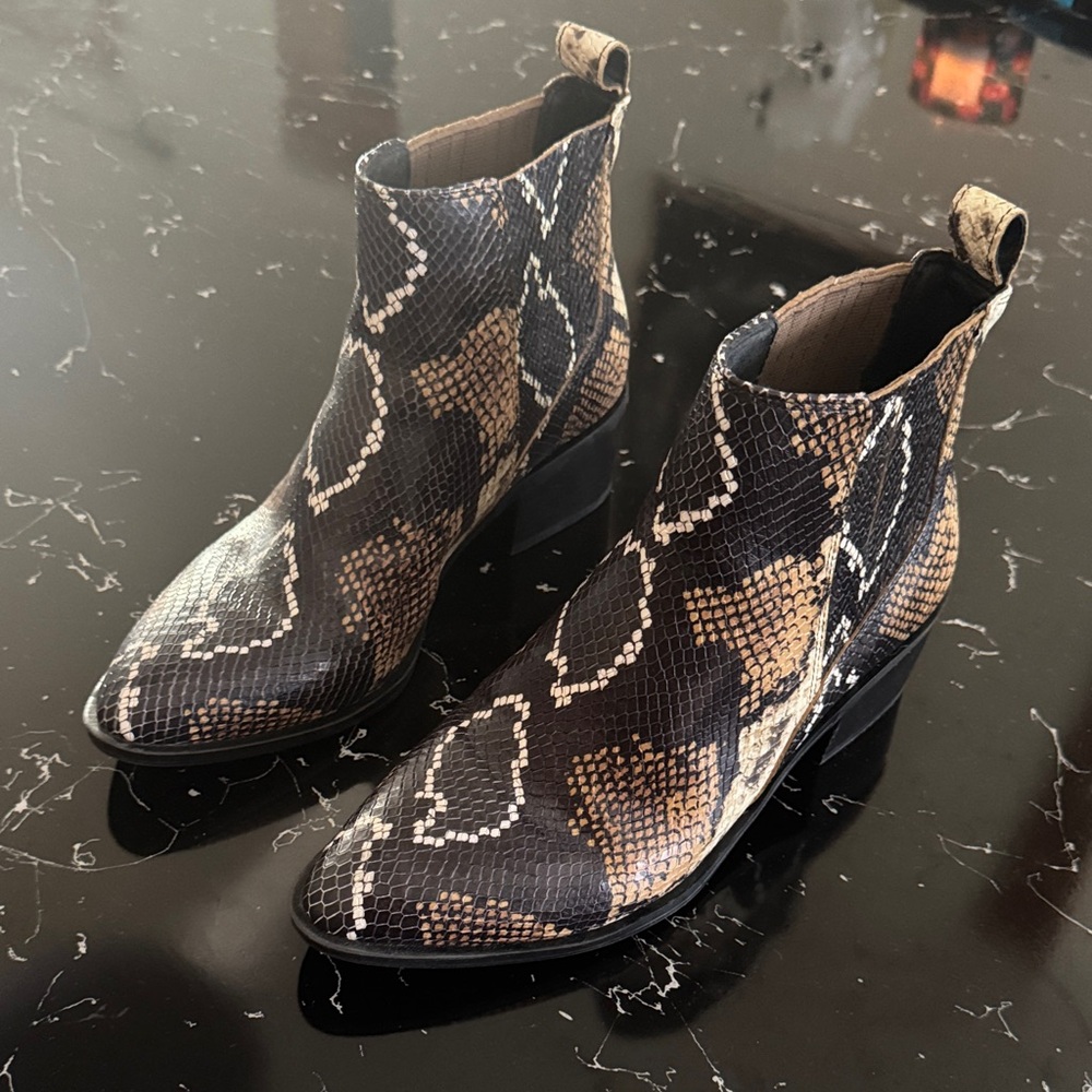 Crown Vintage Snake-Print Ankle Boots in Black & Tan